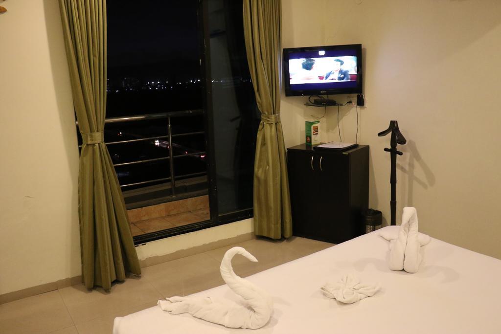 Pallavi A'Vida Navi Mumbai Luaran gambar
